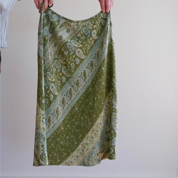 Vintage y2k silk skirt fairy whimsygoth low rise low waist green paisley small - Picture 8 of 9